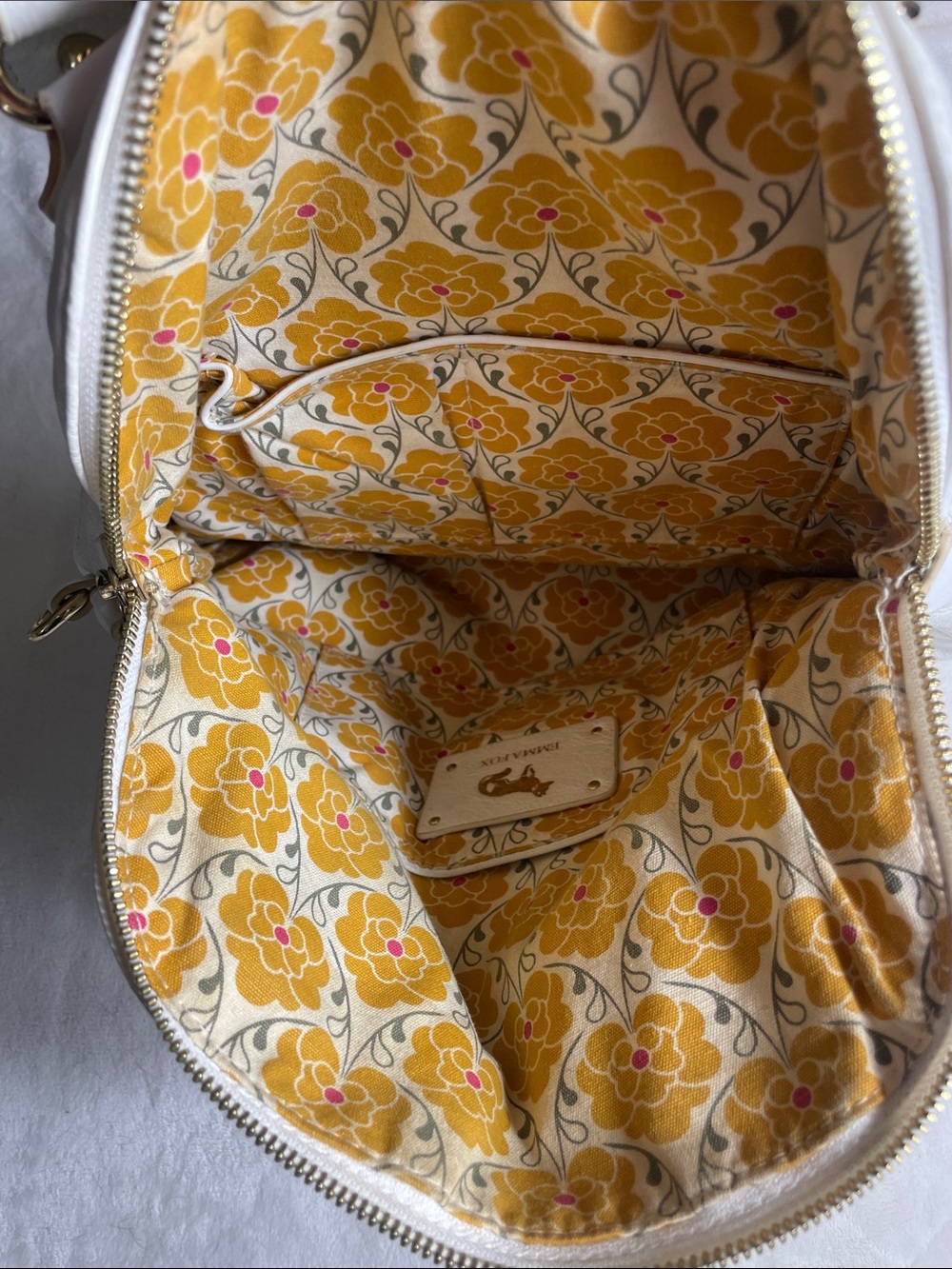 Emma Fox White purse with gold hardware - Picture 4 of 7